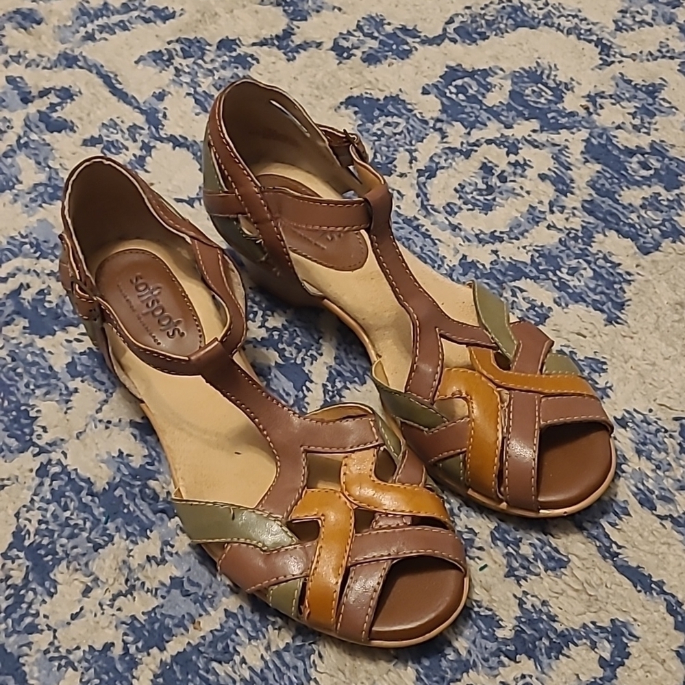 Softspots sz 6.5 brown green sandals SH98